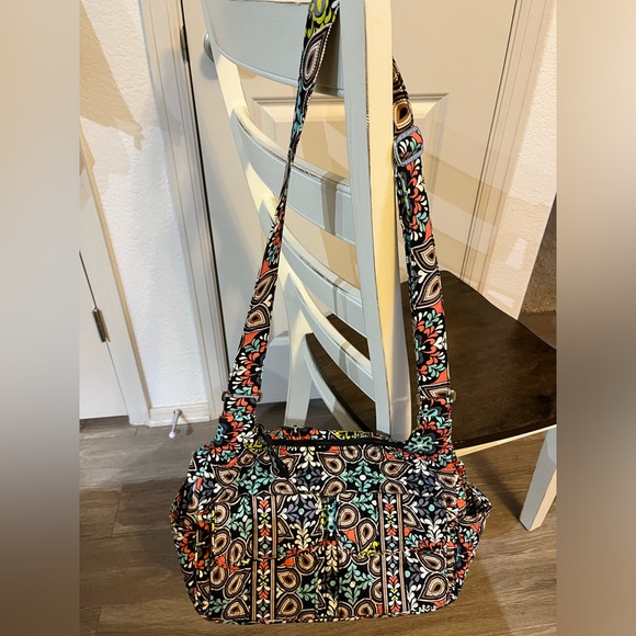 Vera Bradley Cargo Sling Purse in Sierra pattern - Picture 1 of 7